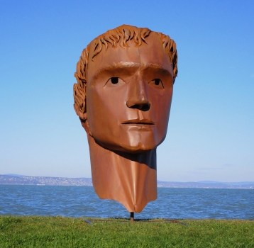 Julius Cäsar head sculpture